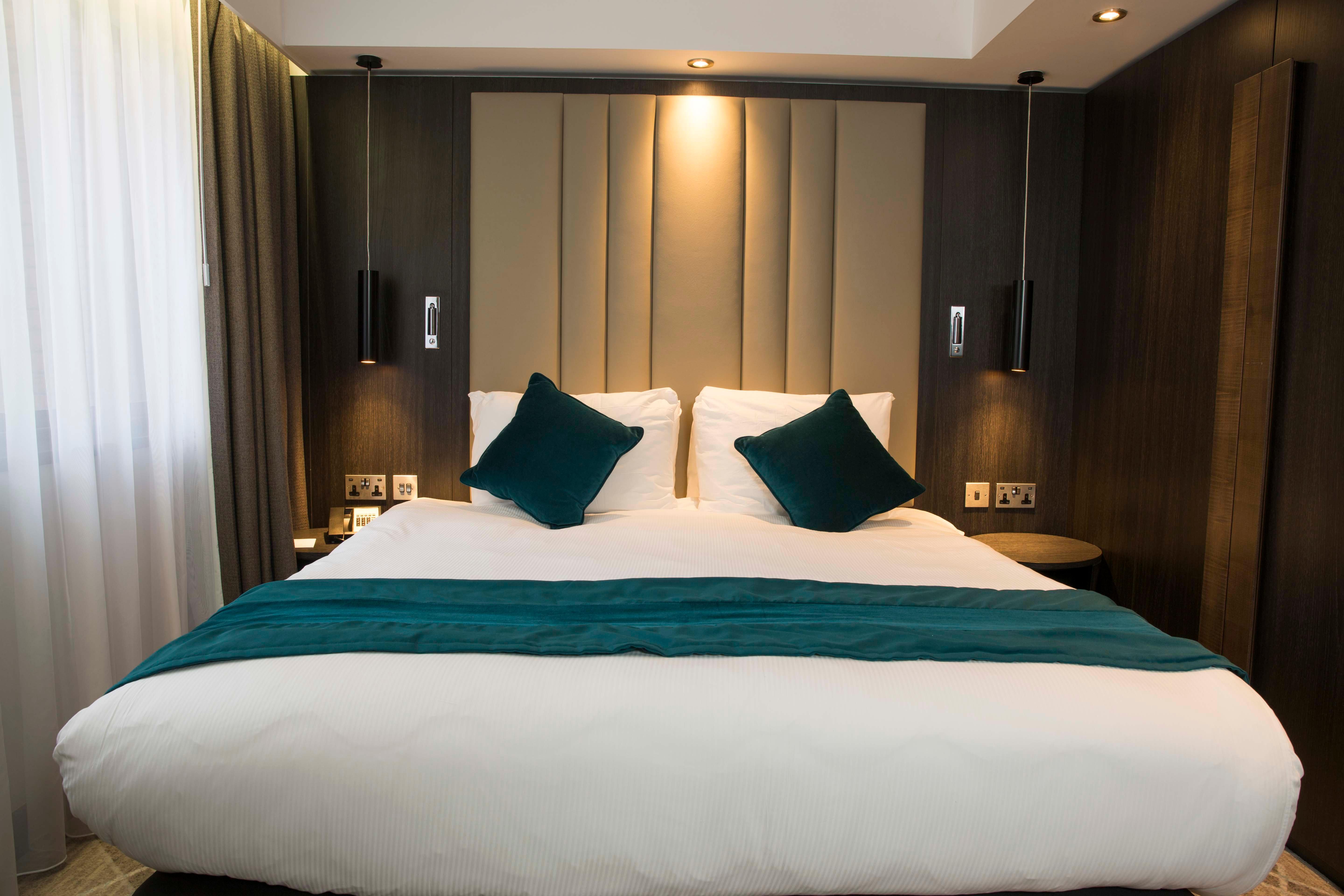 Отель Crowne Plaza Basingstoke By Ihg Экстерьер фото