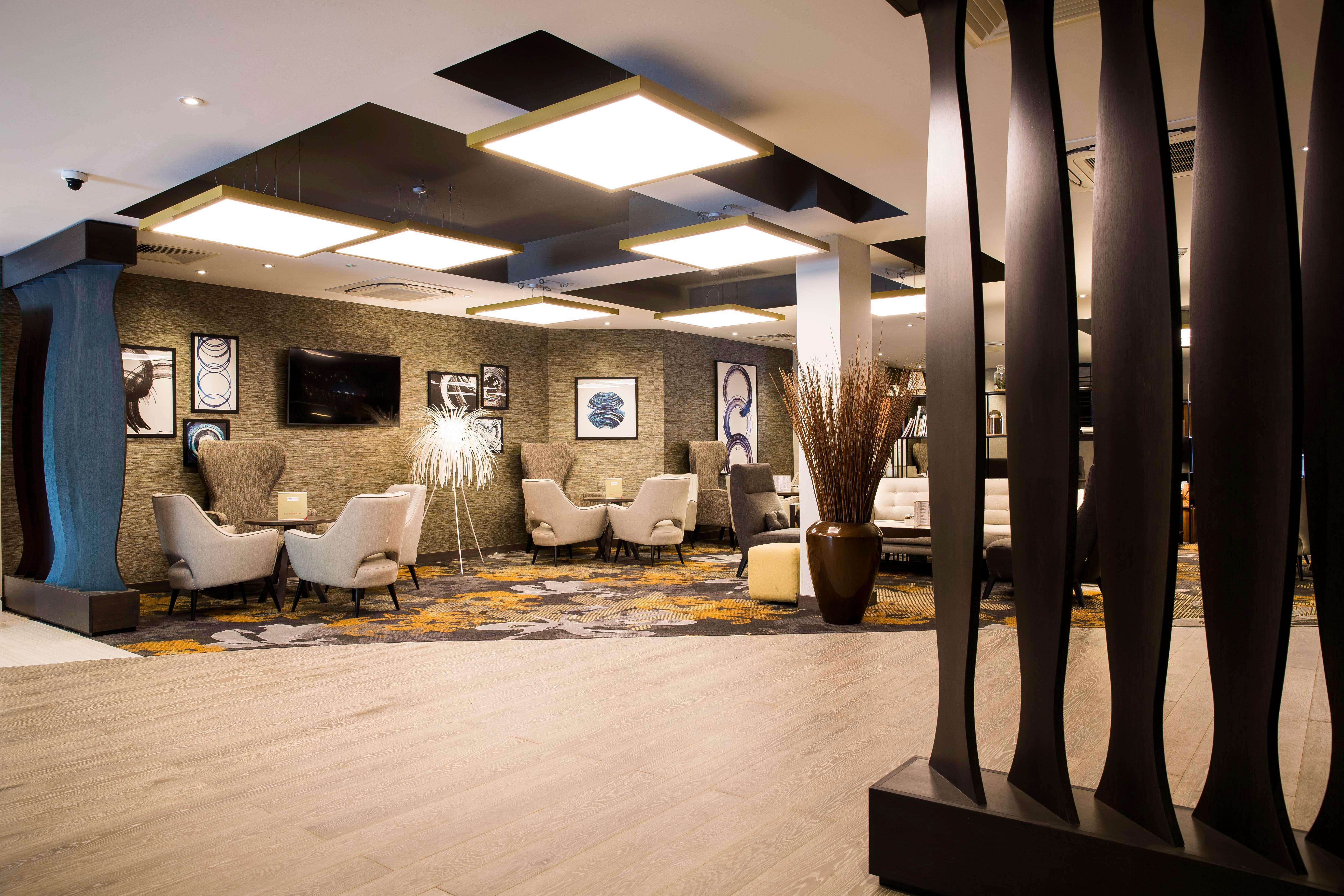Отель Crowne Plaza Basingstoke By Ihg Экстерьер фото