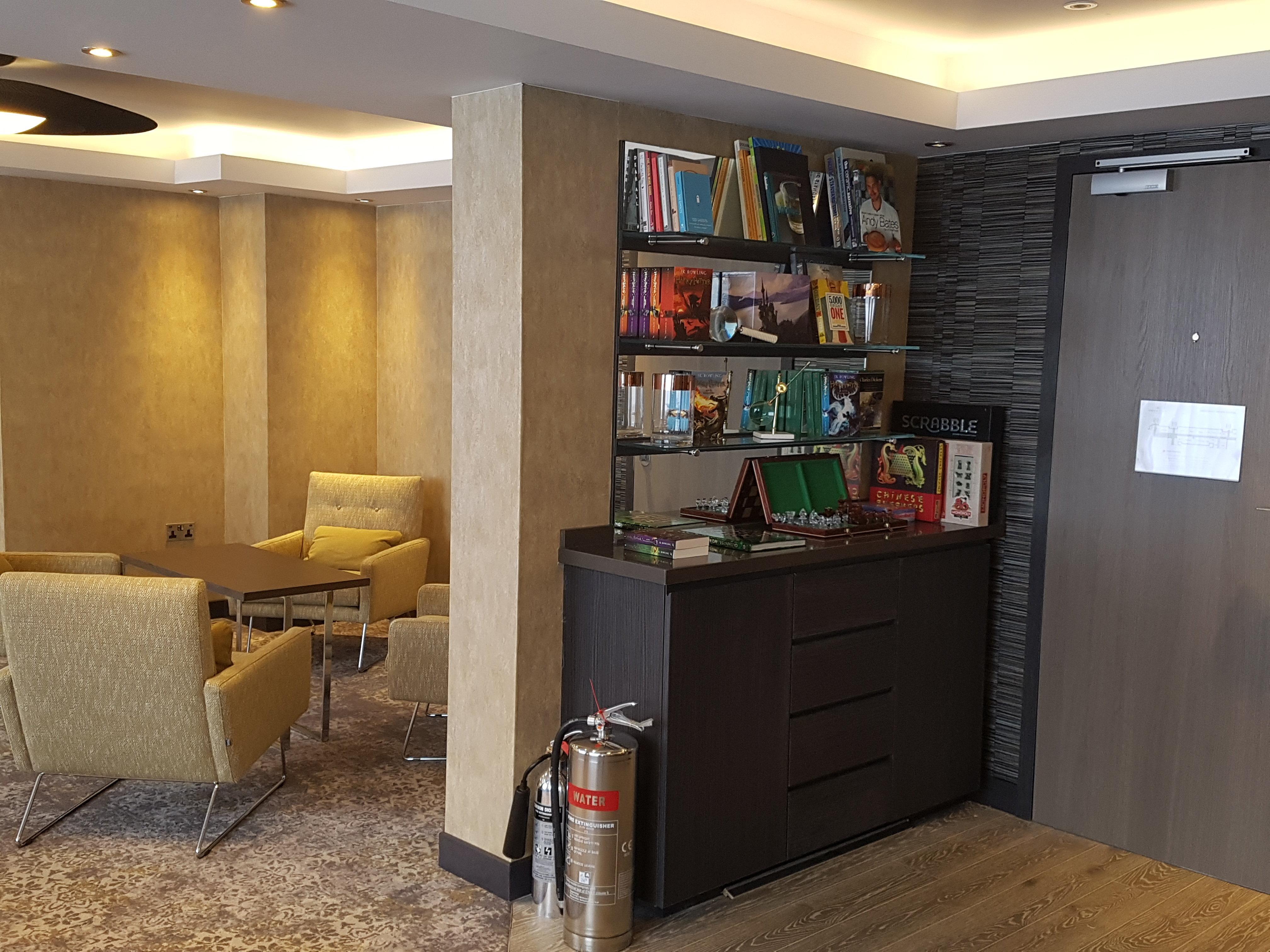 Отель Crowne Plaza Basingstoke By Ihg Экстерьер фото