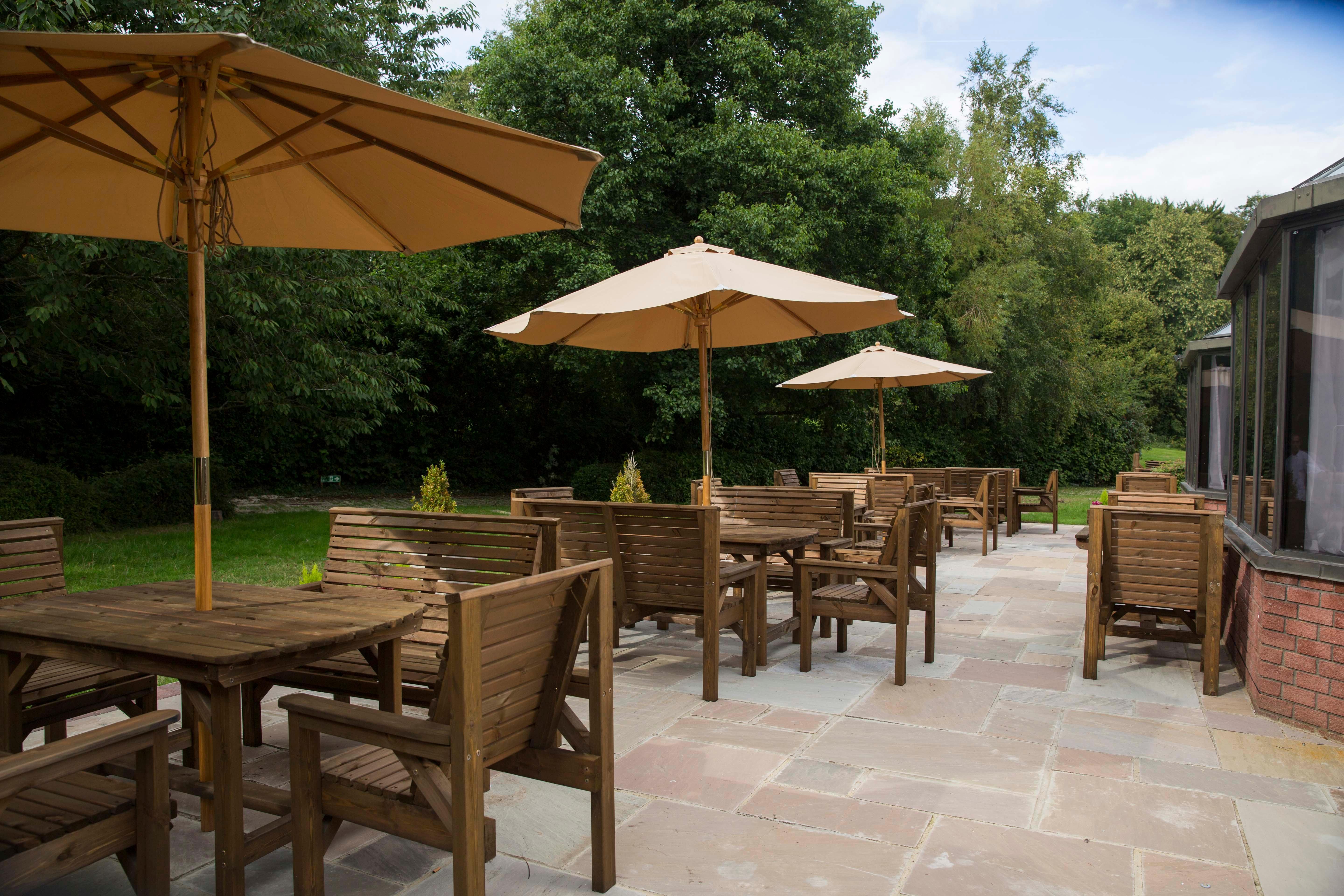 Отель Crowne Plaza Basingstoke By Ihg Экстерьер фото